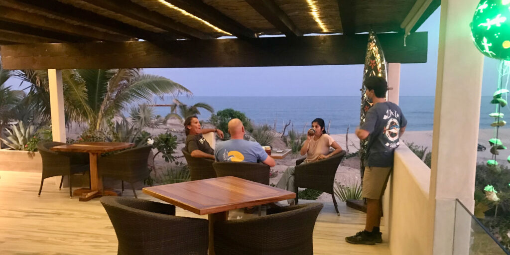 Zai Sushi Surf Bar in La Fortuna on the East Cape