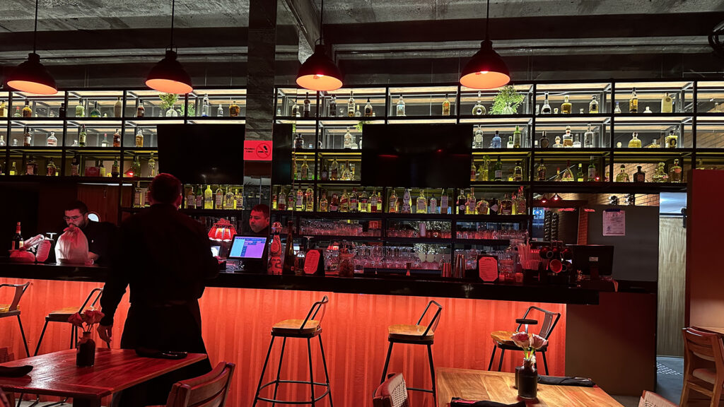 Steakhouse Da Pietro in Plaza Novvo with Guests