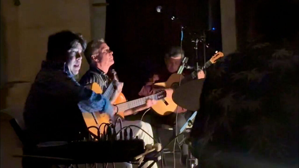 Teatro Luna Azul - Three Spanish Guitars