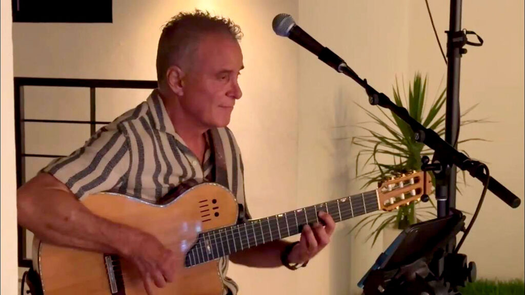 Teatro Luna Azul Baja - Three Spanish Guitars Under the Stars